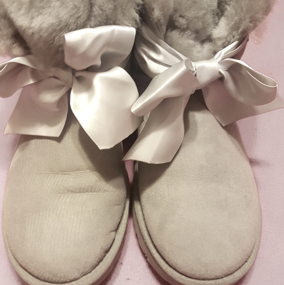 Ugg Boots (Gita Bow Mini)  Size 10/Womens